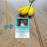Invitation Photo et chute du Sweet sixteen de Parties scintil<br><div class="desc">Parties scintillant bleue turquoise moderne et chic tombant sur le côté sur un arrière - plan bleu turquoise dégradé. Idéal pour une fête amusante et classe. Ajoutez votre photo.</div>