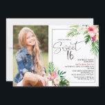 Invitation Photo florale tropicale moderne Sweet 16 Anniversa<br><div class="desc">Moderne Tropical Floral Photo Sweet 16 Anniversaire Invitation Douce et coloré été tropical fleuri thème doux invitation à 16 ans comprenant deux arrangements floraux agréables avec fleurs d'hibiscus et feuillage tropical. Cette douce invitation de 16 ans comporte également une photo et une image de cap de calligraphie moderne qui est...</div>