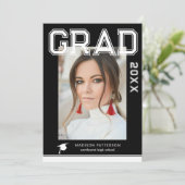 Invitation Photo Graduation Party Élégant Script moderne (Debout devant)