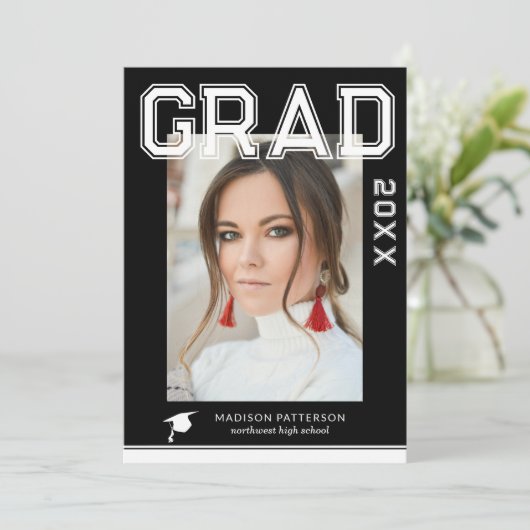 Invitation Photo Graduation Party Élégant Script moderne (Debout devant)