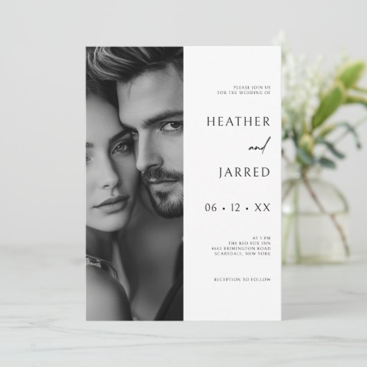 Invitation Photo latérale moderne noir et blanc Code QR Maria (Debout devant)