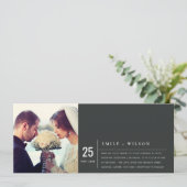 INVITATION PHOTO MARIAGE MODERNE DE TYPOGRAPHIE NOIRE ET BLAN (Debout devant)