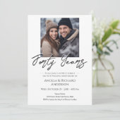 Invitation Photo minimal pour 40e anniversaire (Debout devant)