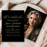 Invitation Photo minimaliste Black Gold 40e anniversaire<br><div class="desc">Célébrez vos 40 ans de style avec un script minimaliste Invitation d'anniversaire noir et or! Avec des accents noirs et or élégants, une typographie de script élégante et un design épuré et moderne, cette invitation donne le ton d'une célébration sophistiquée. Parfait pour tous les lieux, des salons chic aux réunions...</div>
