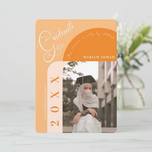 Invitation Photo moderne Bold Orange Diplôme islamique (Debout devant)