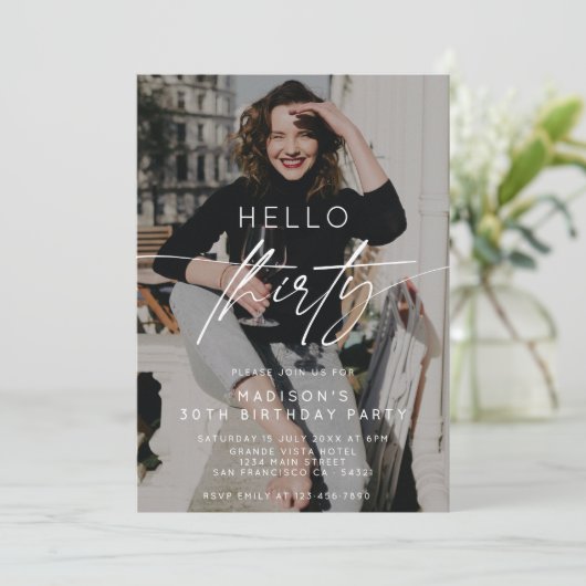 Invitation Photo moderne Bonjour Trente-dixième fête d'annive (Debout devant)