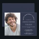 Invitation Photo moderne Homme 30e anniversaire de la fête Ma<br><div class="desc">Photo Man moderne 30th Birthday Party Navy Blue. Un design entièrement personnalisable, il suffit de remplacer l'exemple de photo par le vôtre et personnaliser le texte à vos détails. Vous pouvez également modifier l'arrière - plan bleu marine des deux côtés et la couleur et le style du texte si vous...</div>