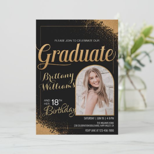 Invitation Photo modifiable 18e anniversaire Graduation Black (Debout devant)