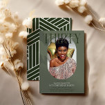 Invitation Photo Ovale moderne et signature 30e anniversaire<br><div class="desc">Moderne et élégant 30th Birthday Invitation. Design présente une photo ovale de la fille/garçon d'anniversaire, l'élégante lettre 'TRENTE' avec le nom des personnes dans le script signature sur le dessus et un simple modèle de fête d'anniversaire qui est facile à customiser avec vos propres détails. Les couleurs peuvent également être...</div>