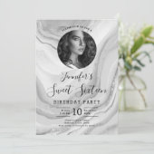 Invitation PHOTO Parties scintillant en marbre argenté Sweet  (Debout devant)