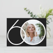 Invitation Photo personnalisée minimaliste noir blanc 60e ann (Debout devant)