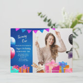 Invitation photo pour célébrer l'anniversaire (Debout devant)