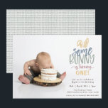 Invitation photo pour fête d'anniversaire de Some<br><div class="desc">Invitation photo de fête d'anniversaire "some Bunny" mignonne et colorée. Typographie pastel avec accent d'oreille de lapin et motif de tressage de panier dessiné à la main en arrière-plan.</div>
