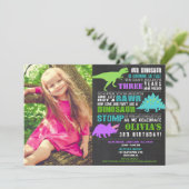 Invitation Photo pourpre verte turquoise d'anniversaire de (Debout devant)