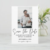 Invitation Photo & Typographie de la main Enregistrer la Date (Debout devant)