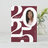 Invitation Photo typographique Burgundy Graduation Party (Debout devant)