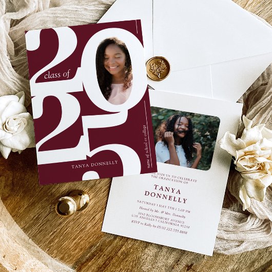 Invitation Photo typographique Burgundy Graduation Party