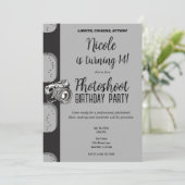 Invitation Photographie noir gris fête d'anniversaire (Debout devant)