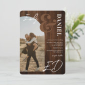 Invitation Photos caractères gras script arche bois brun mari (Debout devant)