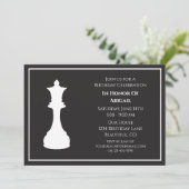 Invitation Pièce d'échecs noir et blanc sophistiquée Annivers (Debout devant)