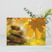 Invitation Pierre de méditation zen et Feuilles de l'érable (Debout devant)