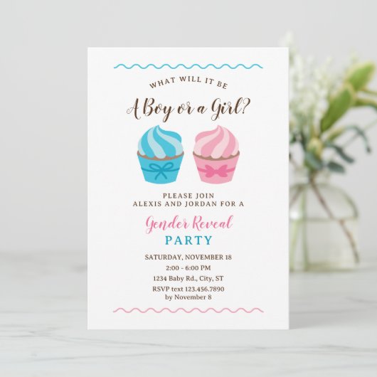 Invitation Pink and Blue Cupcakes Baby Genre Revey (Debout devant)