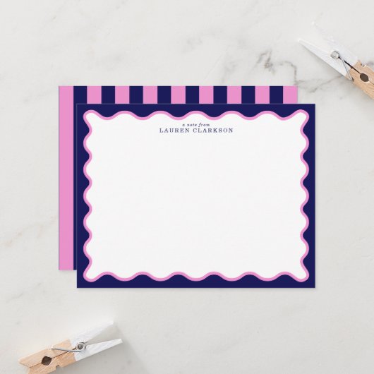 Invitation Pink and Navy Wavy Frame Note Card with Striped Ba (Devant/Arrière en situation)