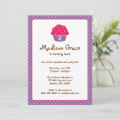 Invitation Pink and Purple Cupcake Polka Dot Anniversaire (Debout devant)