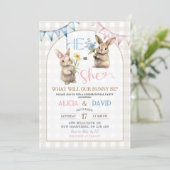 Invitation Pink Blue Bunny Floral Gender Reveal (Debout devant)