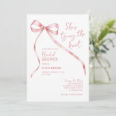 Invitation Pink Bow She's Tying the Knot Fête des mariées (Debout devant)