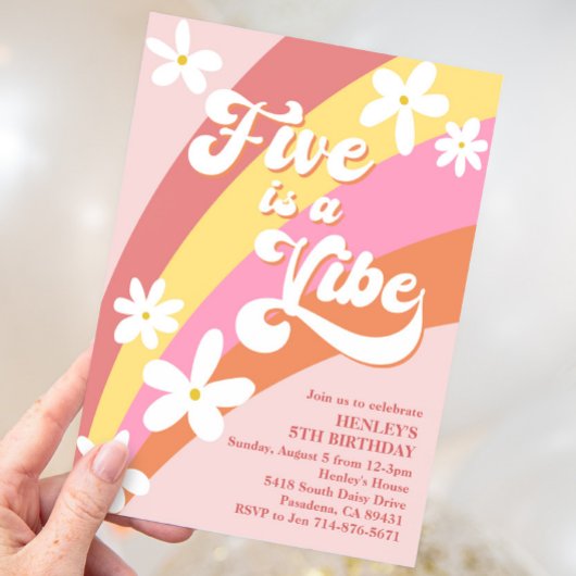 Invitation Pink Five est une Vibe Retro Daisies Rainbow Anniv