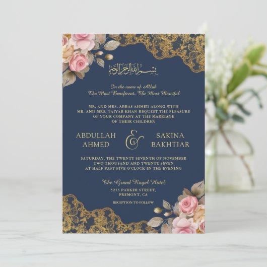 Invitation Pink Floral or dentelle marine bleu Mariage musulm (Debout devant)