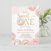 Invitation Pink Gold Sweet One Donuts 1er Anniversaire Invita (Debout devant)