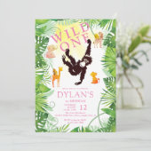 Invitation Pink Monkey Wild One Jungle Safari fille 1er Anniv (Debout devant)