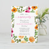 Invitation Pink Orange Floral Script Surprise fête d'annivers (Debout devant)