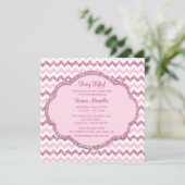 Invitation Pink Sparkle Chevron Fête des femmes 50e anniversa (Debout devant)