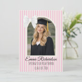 Invitation Pink Stripe Bow Graduation (Debout devant)