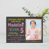 Invitation Pink & Yellow Chalkboard (Debout devant)