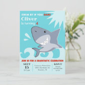 Invitation Piscine de requin fête d'anniversaire Sharktastic (Debout devant)