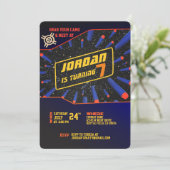 Invitation Pistolet à Fléchettes (Debout devant)