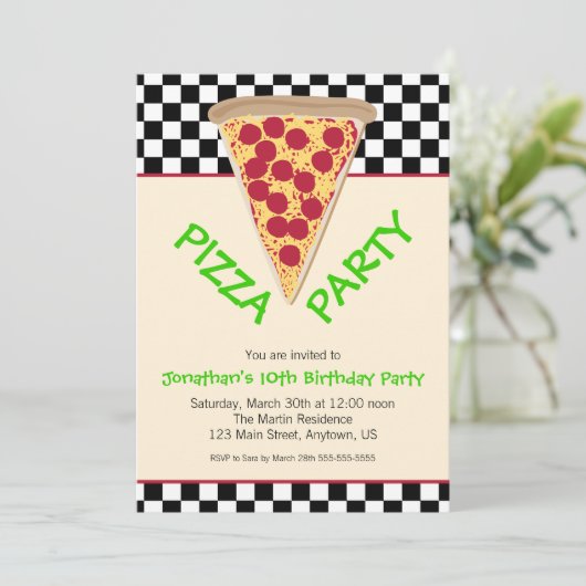 Invitation Pizza en tableau noir et blanc (Debout devant)