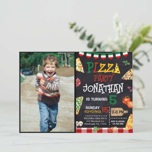 Invitation Pizza fête d'anniversaire (Debout devant)