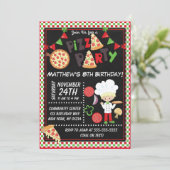 Invitation Pizza Party Blond Boy Anniversaire de enfant Party (Debout devant)