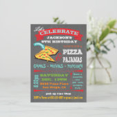 Invitation Pizza & Pyjamas en tableau noir (Debout devant)