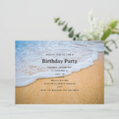 Invitation Plage de sable avec joyeux anniversaire de surf éc (Debout devant)