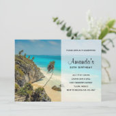 Invitation Plage tropicale aux arbres balayés par le vent Ann (Debout devant)