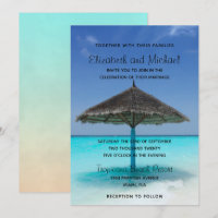 Plage tropicale avec Mariage parapluie en chaume