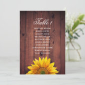 Invitation Plan de table tournesol. Grange en bois rustique d (Debout devant)