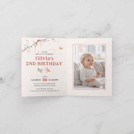 Invitation pliée pour une fête des fleurs avec des (Intérieur)