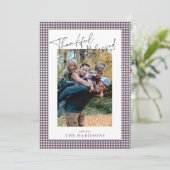 Invitation Plum En vichy Thankful & Blessed Thanksgiving Phot (Debout devant)